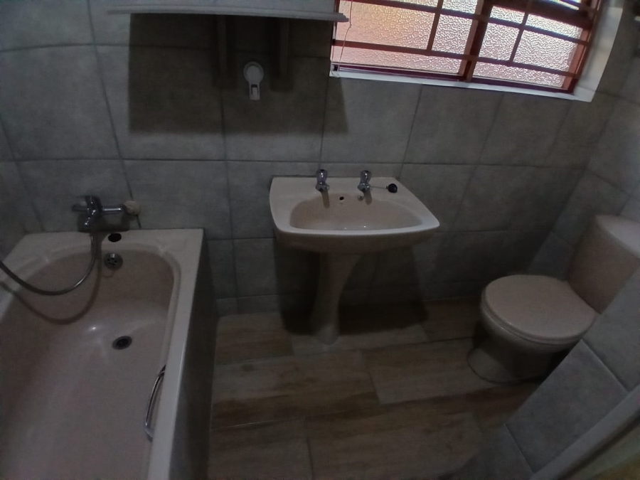 To Let 3 Bedroom Property for Rent in Hospitaalpark Free State